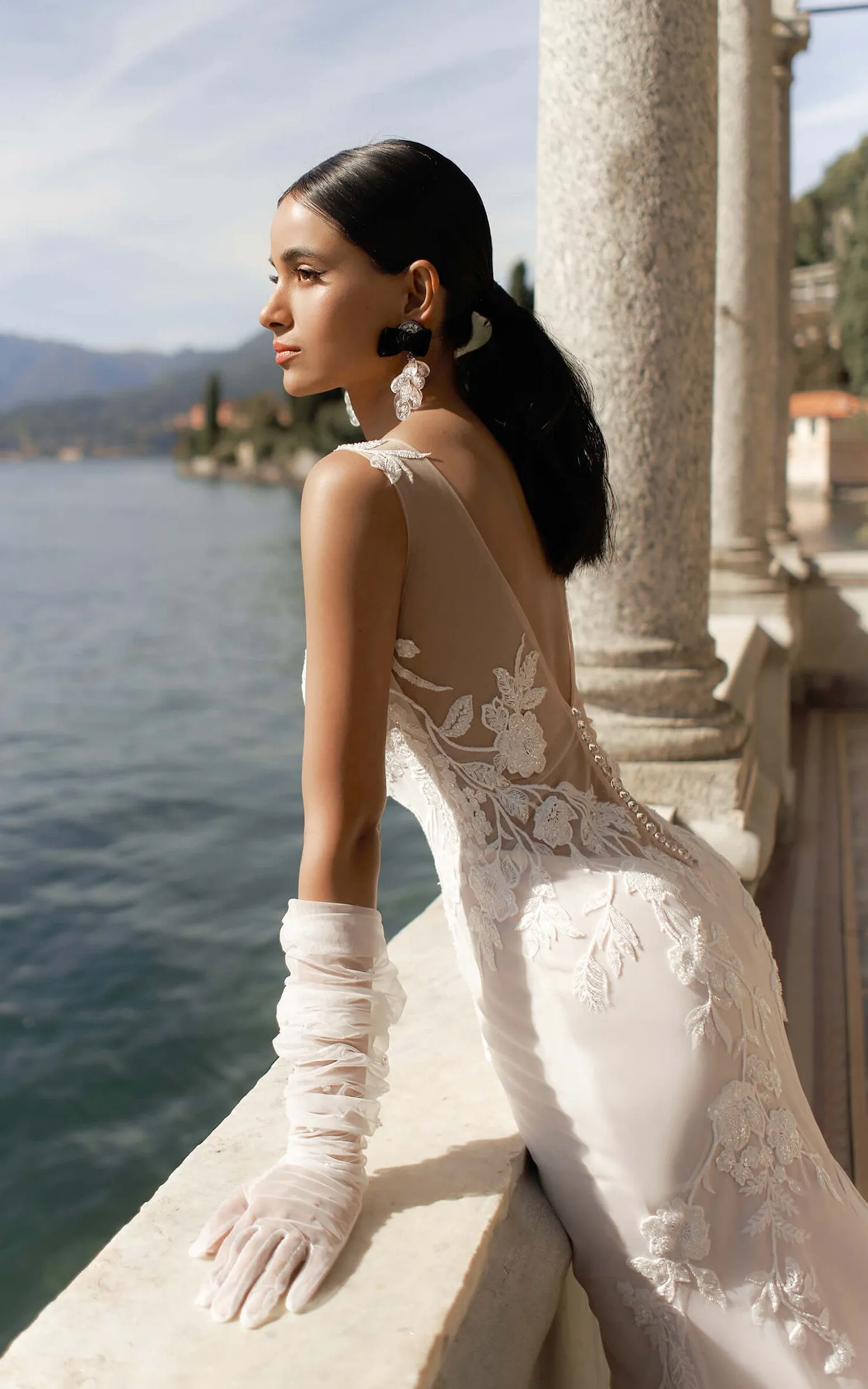 Beach Floral Boho Mermaid Lace Wedding Dress Sexy Elopement Plunging Neckline Bridal Gown with Button Back and Appliques