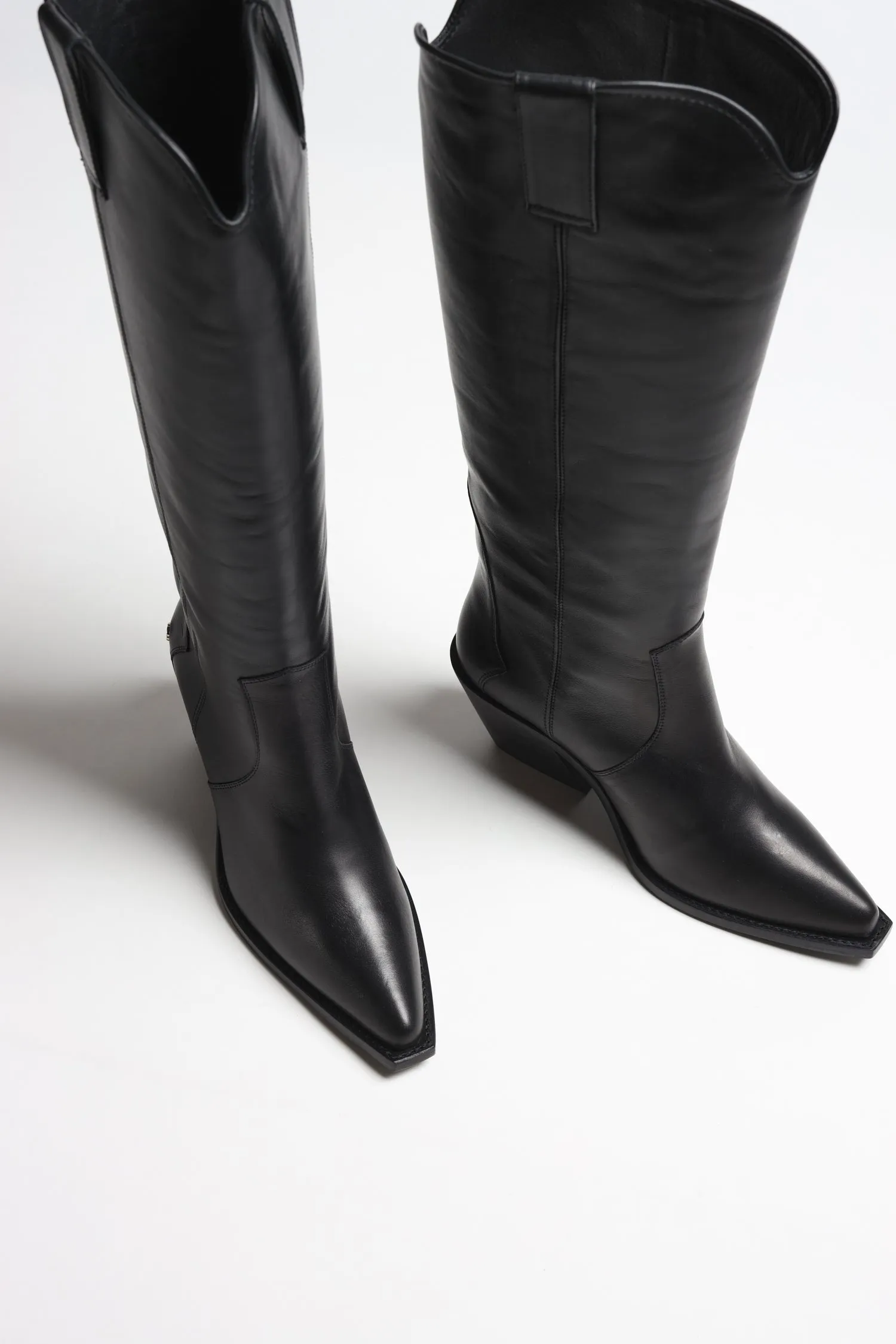 Boots Tania Tall in Schwarz