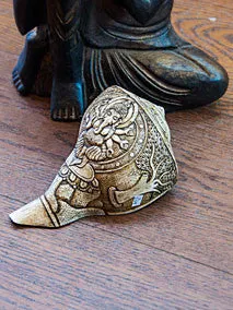 Hand Carved Traditional Tibetan Conch (Ganesha)