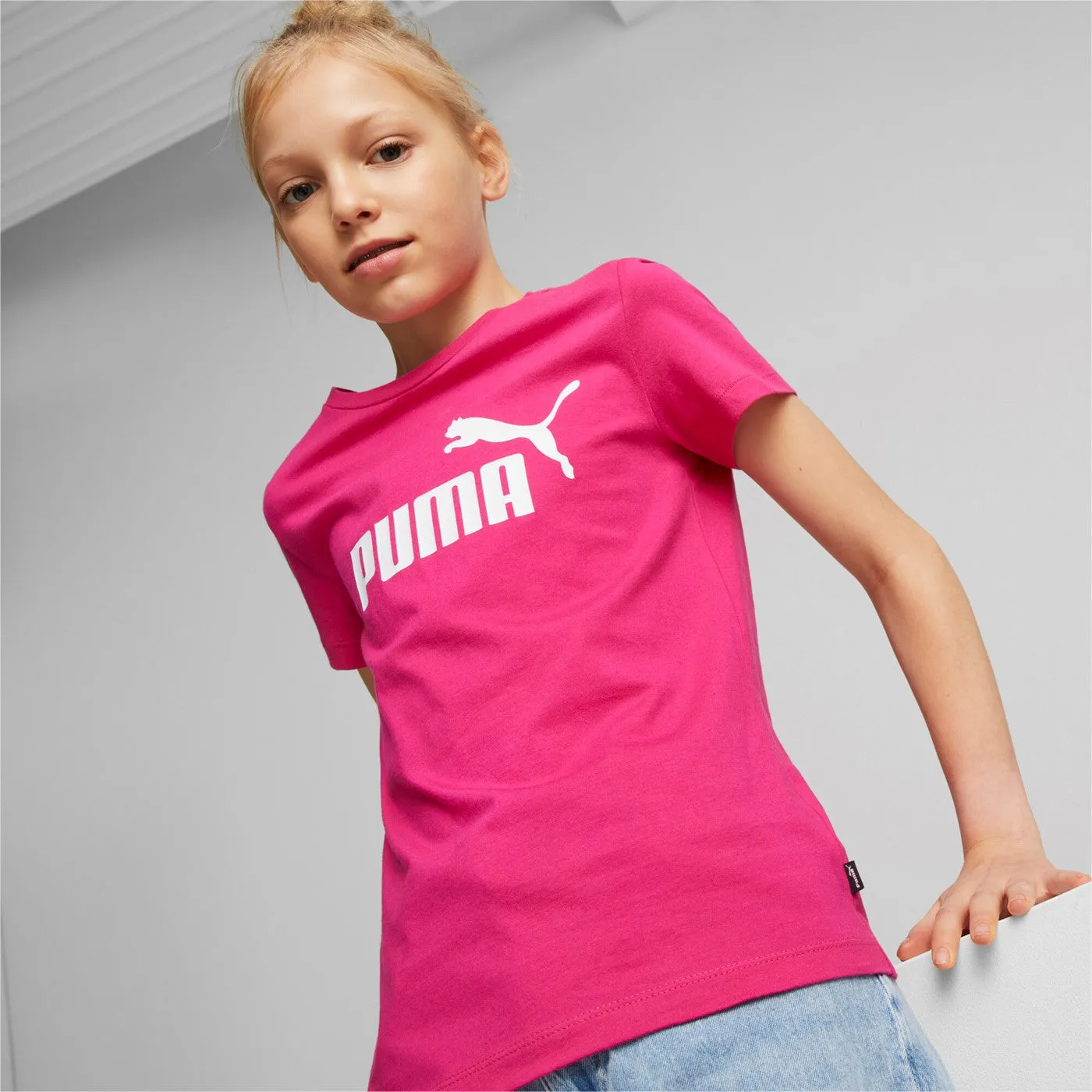 Puma short sleeve t-shirt for girls with printed logo ESS 587029 01 orchid