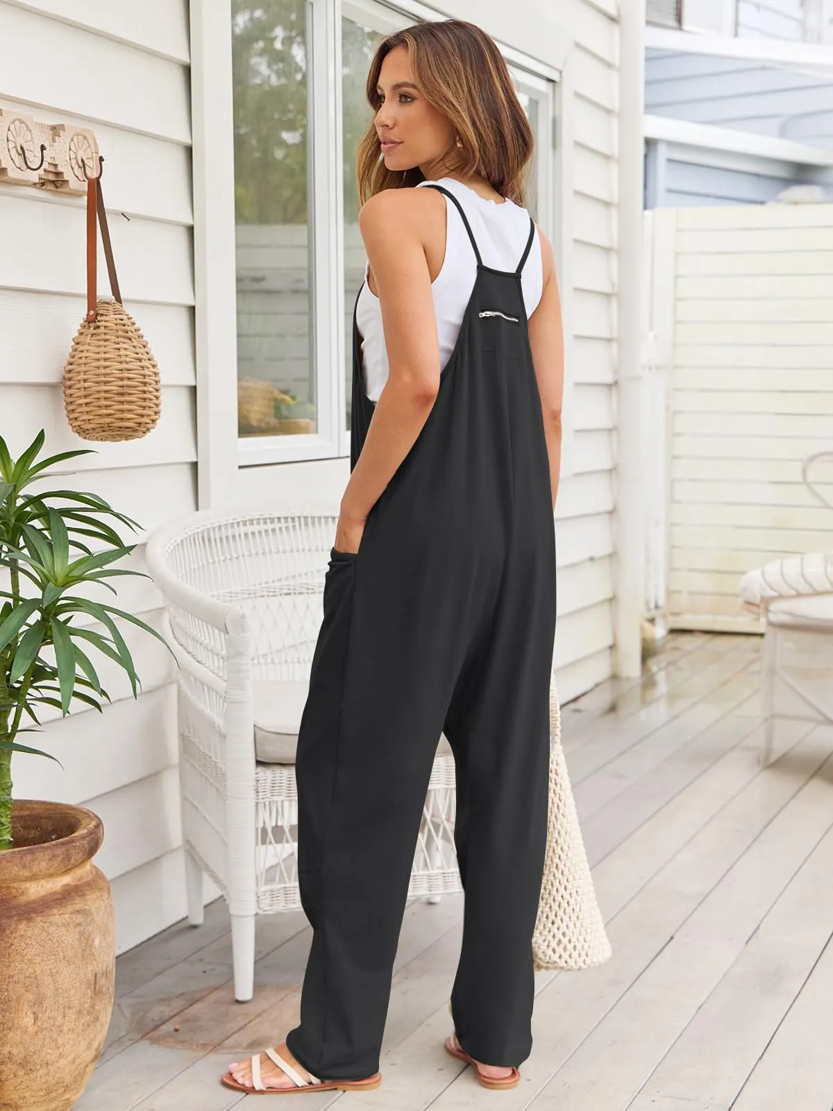 Sunset and Swim – Jumpsuit mit V-Ausschnitt und Spaghettiträgern